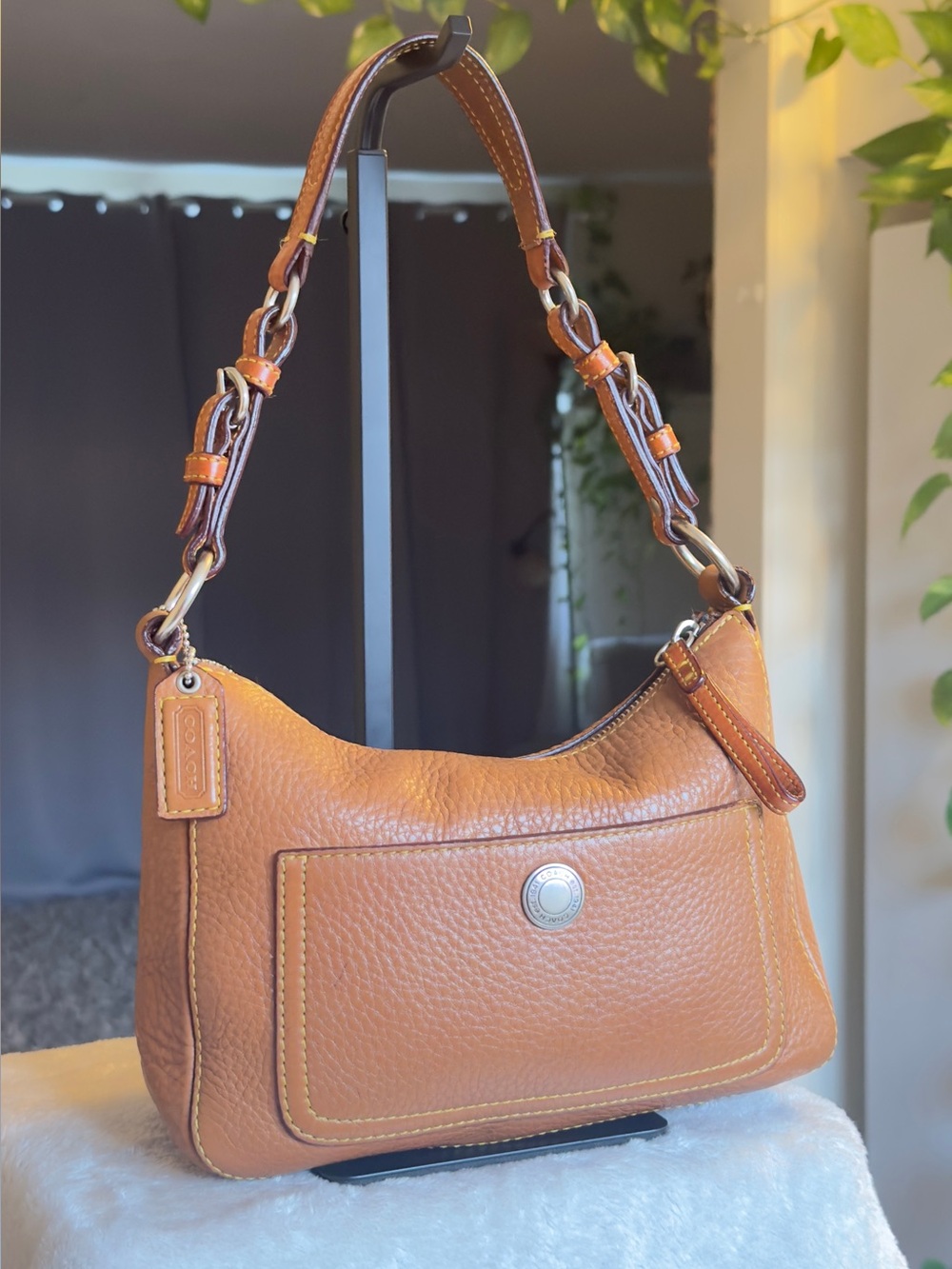 VTG Coach Chelsea Pebbled Leather Pocket Hobo Bag 8E99